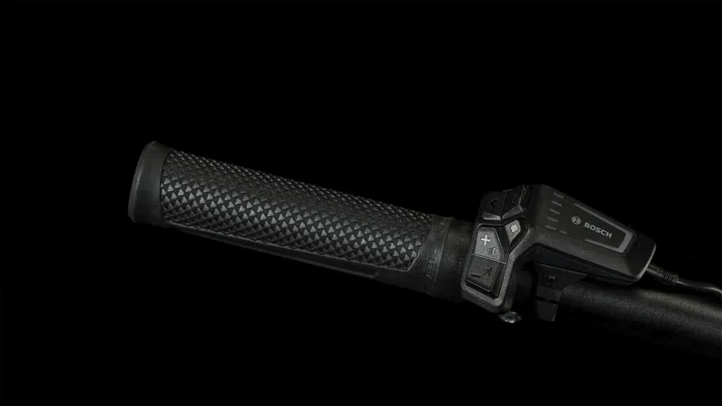 Cube Reaction Hybrid Pro 625 Electric Mountain Bike in Flash White-2